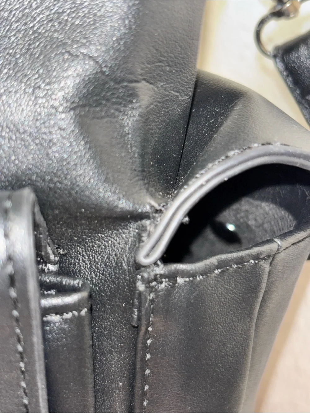Source Unknown Black Shoulder Bag with Front Pockets